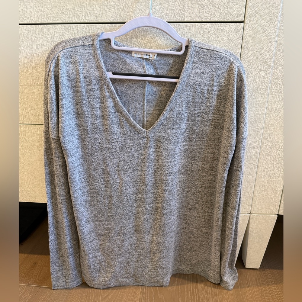 Rag & Bone Heather Gray Long Sleeve V-Neck Top